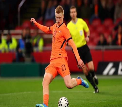 巴薩盯上荷蘭新星：幾百萬解約，豪門撿漏時代來了