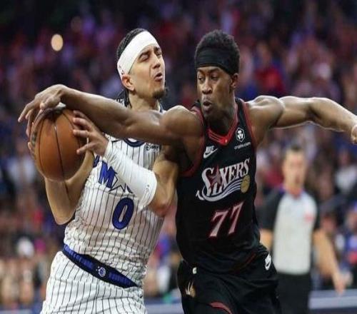 附加賽火藥味拉滿！76人菜鳥(niǎo)“野蠻沖撞式”嘲諷薩格斯引沖突