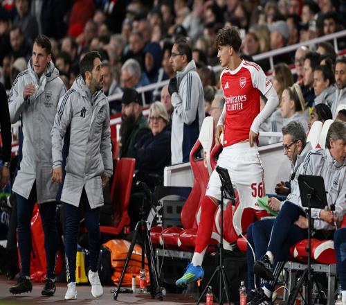 歐冠生死戰(zhàn)，阿森納押上16歲少年