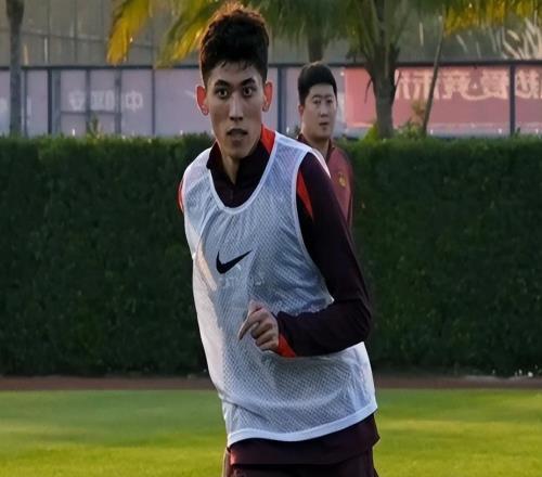 5輪0出場！伊萬重點(diǎn)提拔的國足新星慘遭韓鵬無視，淪為中超多余人