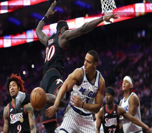 貝恩獨(dú)木難支魔術(shù)被拆穿，莊神三分一劍封喉，綠軍迎來宿敵之戰(zhàn)