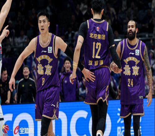 牛逼！30歲老將單場(chǎng)貢獻(xiàn)8記蓋帽，球迷怒贊：我靠，比徐昕還猛