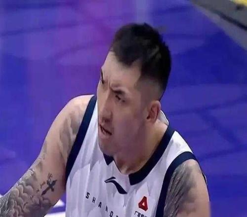 8187不是瓊斯、珀塞爾山東男籃表現(xiàn)最差的是他給機(jī)會(huì)不中用