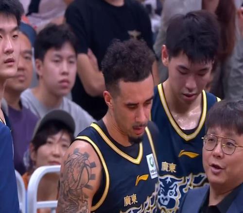 裁掉奎因還是薩姆納廣東隊簽下拉科塞維奇，力保杜鋒躺進(jìn)總決賽