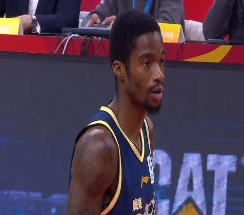 擠走薩姆納廣東隊(duì)被曝簽下內(nèi)線大殺器，曾狂轟50+18打服杜鋒！