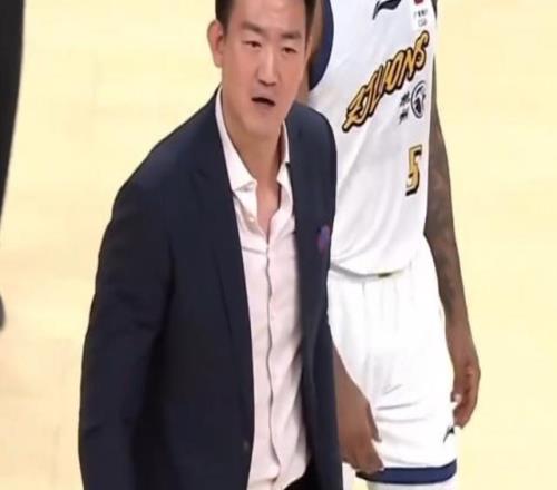 CBA最新排名：上海鎖第一10隊(duì)確定季后賽多隊(duì)爭12名白熱化