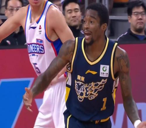 恭喜廣東隊(duì)！拉科塞維奇正式加盟，朱芳雨被迫裁掉薩姆納