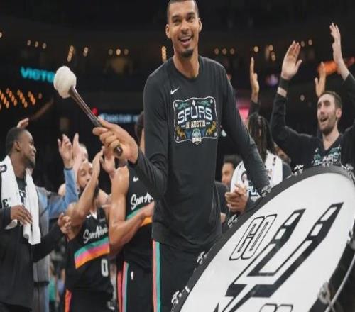 文班亞馬的暑假：跟奧拉朱旺學(xué)腳步，去少林寺練心法