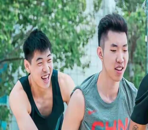CBA一對親表兄弟！同為國字號球員，如今各為其主，成為核心球員