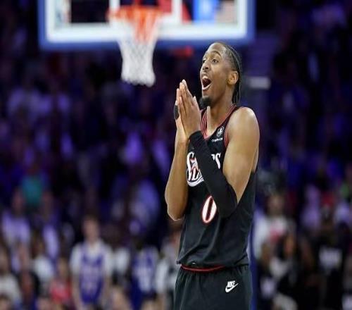 不愧是球队的绝对核心！76人继续着自己极其强势的表现