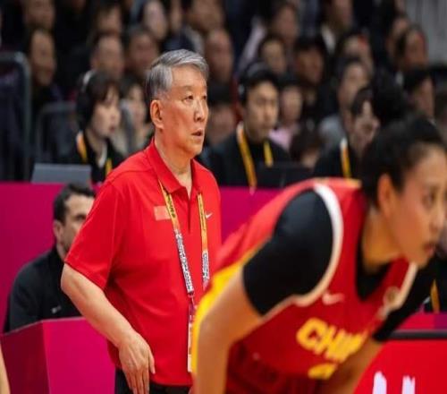 6人報(bào)到，僅1人訓(xùn)練，13人缺席，4人離隊(duì)，宮魯鳴要加把勁兒了