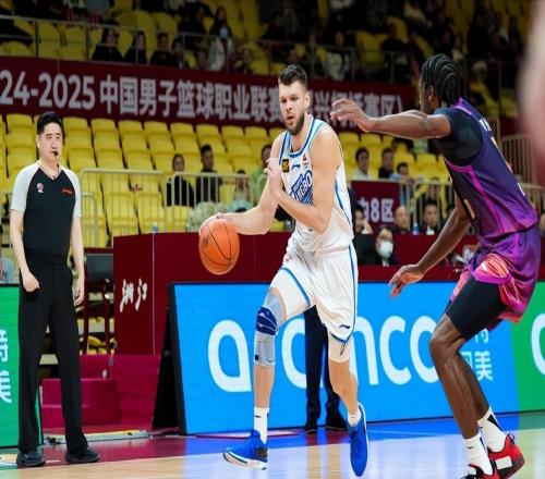 廣東宏遠(yuǎn)好消息！焦泊喬已經(jīng)歸隊，為季后賽做準(zhǔn)備