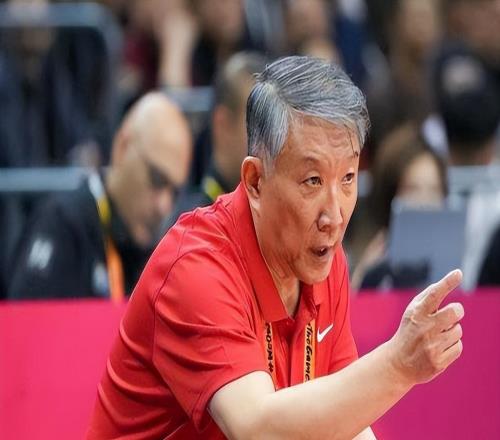 宫鲁鸣遭打脸！女篮首批集训仅张子宇训练数人留洋这局怎么破