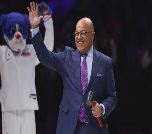 NBA季后賽解說席大亂斗：平臺搶人比球隊搶七還刺激