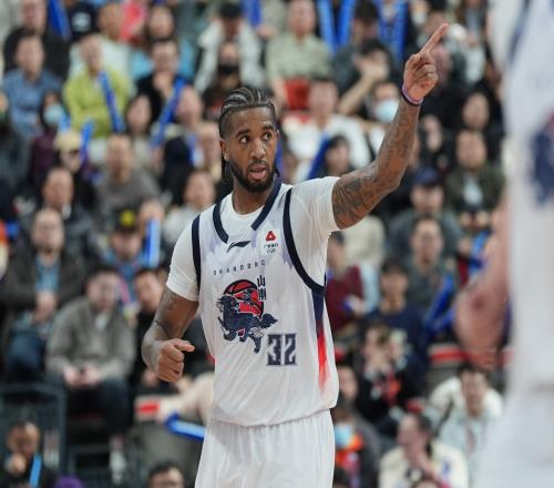 克里斯復(fù)出：山東男籃迎接季后賽的強心針