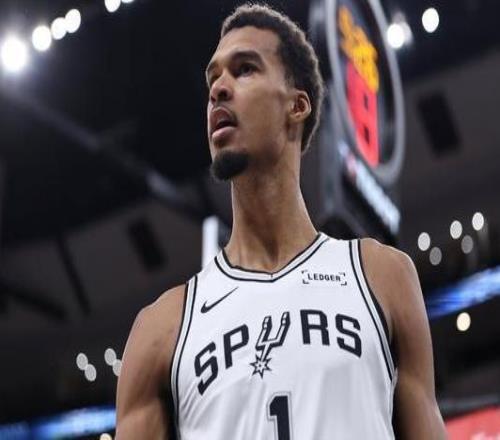 記者協(xié)會(huì)：文班亞馬榮獲202526賽季魔術(shù)師約翰遜獎(jiǎng)