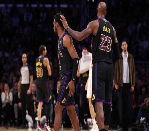 父子同臺征戰(zhàn)季后賽！詹姆斯真情流露：這是我生涯最棒的事