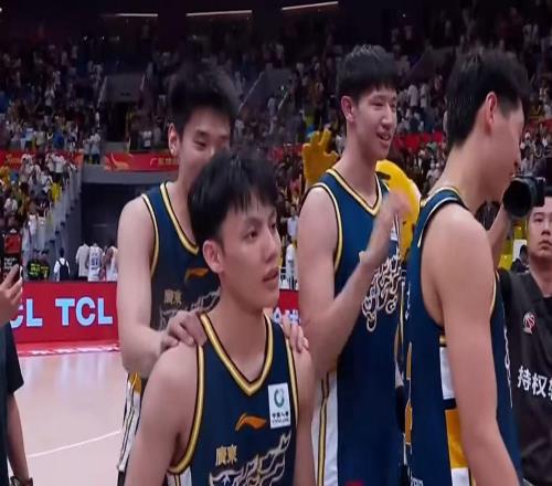 终于来了！广东第一本土中锋确认到位，杜锋帅位不保