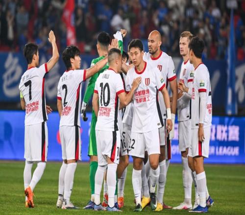 10險勝！點射破門，中超領頭羊狂飆：6輪不敗，16分排名榜首