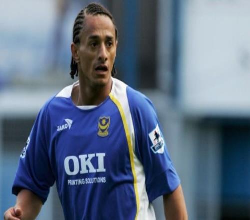 前英超前鋒：我因?yàn)閾煲粔K蛋糕出車禍導(dǎo)致截肢，現(xiàn)在是球探