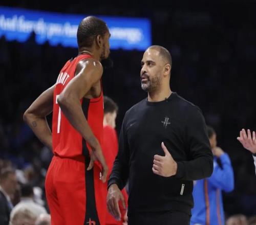 火箭新變化！烏度卡鎖定8人輪換，餅皇遭棄用，火箭變陣針對(duì)湖人