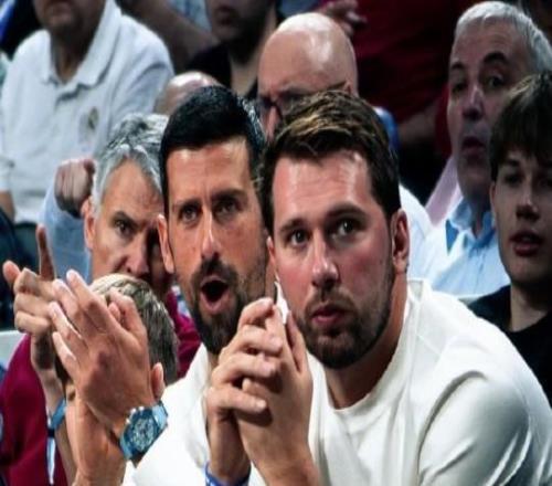 德約和東契奇現(xiàn)場觀戰(zhàn)皇馬男籃歐冠比賽，兩人均獲贈皇馬球衣