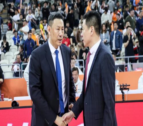 結(jié)束3年禁賽！李楠回歸賽場(chǎng)繼續(xù)輔佐許利民，隨時(shí)等待“篡位”