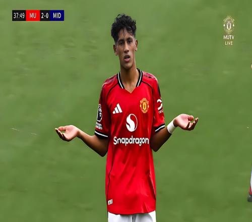 曼聯(lián)小梅西沖擊三冠王，俱樂部仍擔(dān)心皇薩仁挖角！明年就有大風(fēng)險(xiǎn)