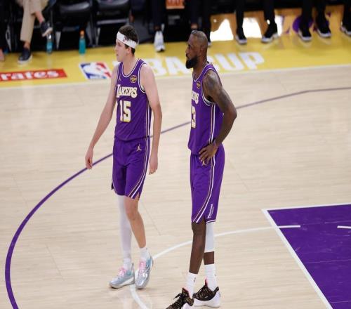 恭喜湖人！傷病專家談東里傷勢：東契奇首輪難出戰(zhàn)，里夫斯或復(fù)出