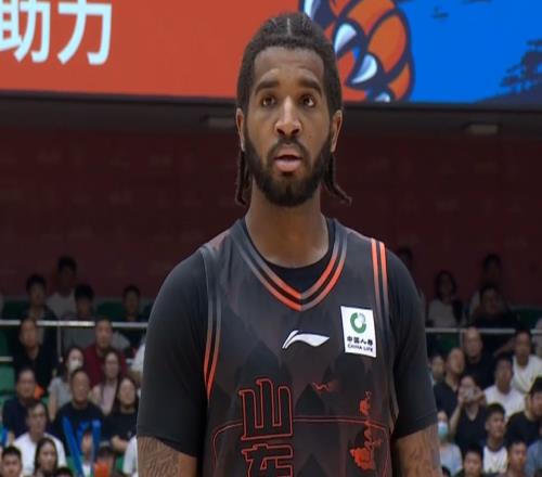山東男籃慘遭5連敗，克里斯復(fù)出狀態(tài)平平，約翰遜表現(xiàn)如同臥底