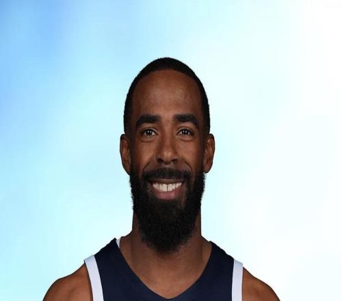 康利被交易后沒(méi)退群，隊(duì)友打開(kāi)更衣柜發(fā)現(xiàn)鞋還在