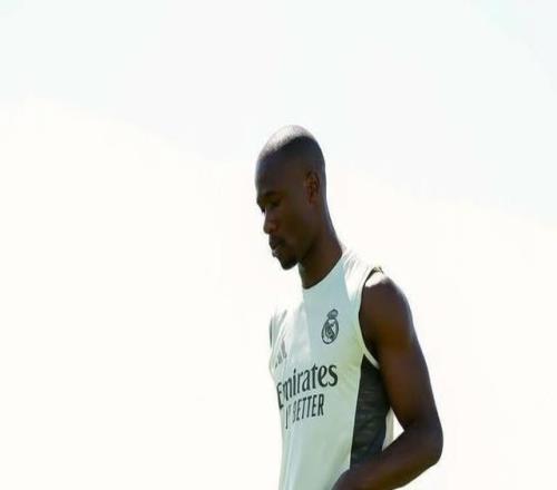 皇馬歐冠出局，卡馬文加剃光頭致歉：這鍋我背了！我對不起大家！