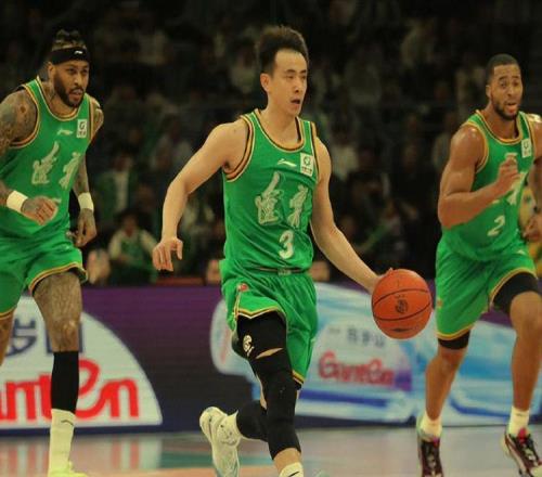 三喜臨門！CBA表揚(yáng)趙繼偉，萊登榜上有名，叢明晨為母隊(duì)加油助威