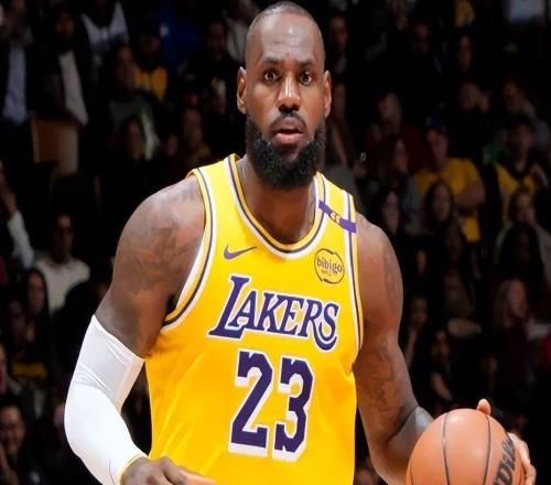 詹姆斯职业生涯到头了湖人至今都没续约，或只有2支球队敢要他