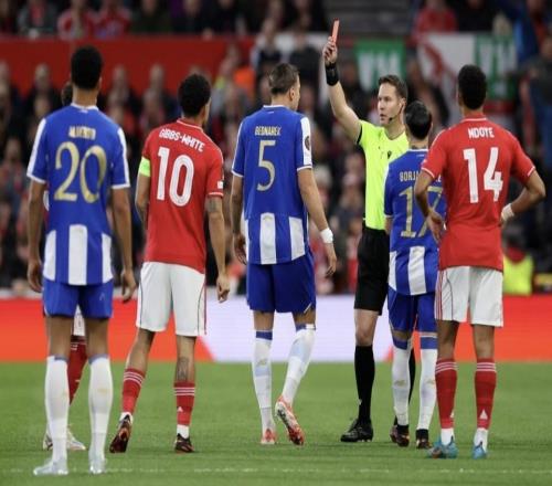 英冠球隊踢歐冠森林險勝晉級歐聯(lián)杯四強但英超卻面臨降級尷尬