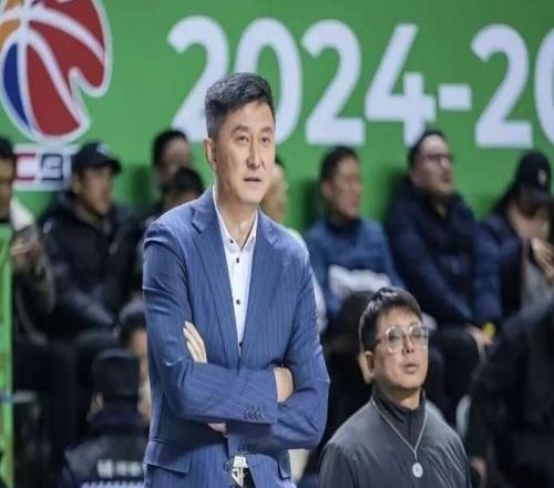 廣東男籃今日早報(bào)！焦泊喬正式復(fù)出，杜峰回歸帶隊(duì)，徐杰地位再次提升