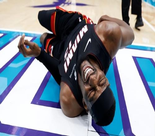 松了一口气！三球解释未向阿德巴约道歉原因强调那只是普通犯规