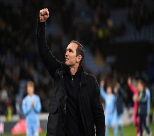 蘭帕德神了！143年老牌勁旅時隔25年重返英超！五大聯(lián)賽首隊誕生