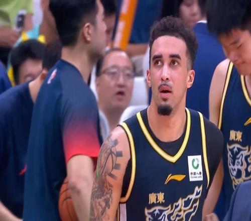 CBA最新消息！深圳隊(duì)狂逼廣東男籃打京滬廈，杜鋒四強(qiáng)保不住了！