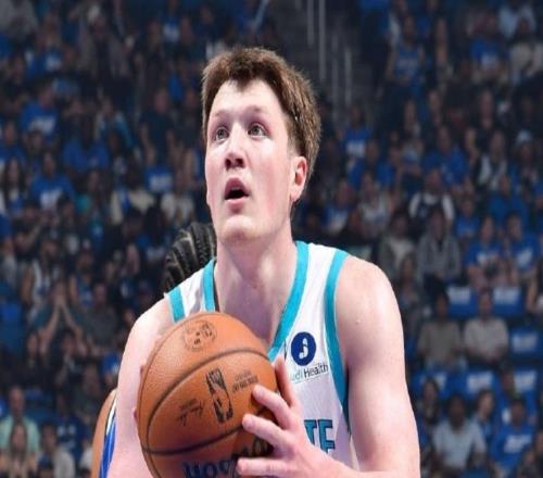 連續(xù)打鐵！生死戰(zhàn)表現(xiàn)低迷，黃蜂隊結(jié)束賽季！