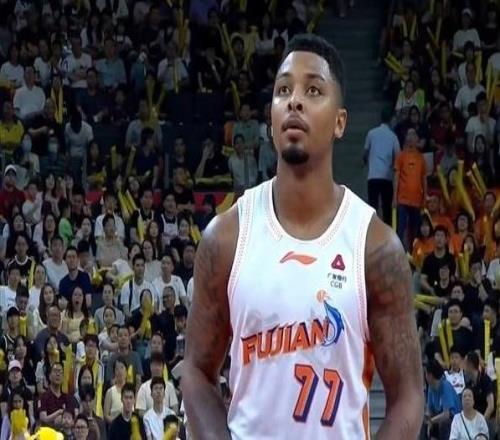 皮特森：廣東有前NBA球員國(guó)家隊(duì)球員但我們下半場(chǎng)控制對(duì)手得30分