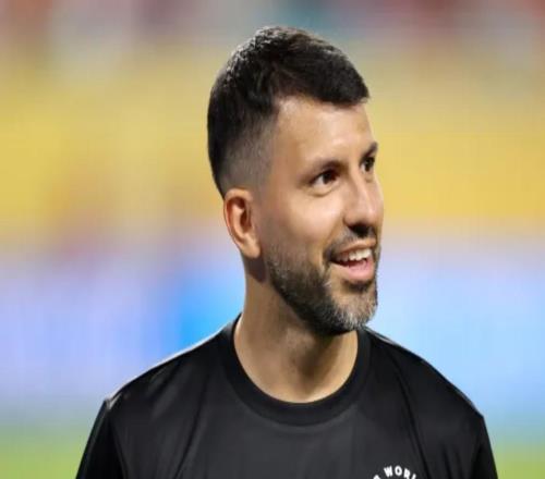 阿圭羅：阿爾瓦雷斯非常適配巴薩，他的防守投入度極強