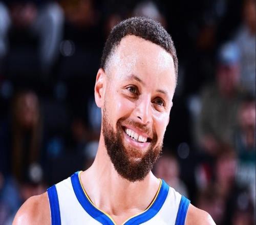 勇士落后18分追到半場僅差5分：庫里6中2格林14分布克9+3+3