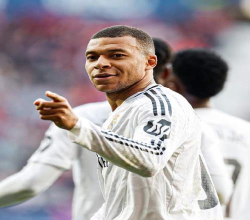 7球?qū)Z+絕殺！皇馬三冠夢(mèng)碎，姆巴佩15球成背景板