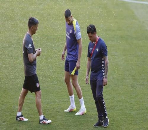 馬卡：漢茨科周五恢復場地訓練，但戰(zhàn)皇家社會他最多進替補席