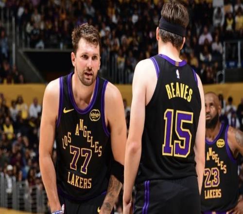 Shams：東、里不排除缺席整個首輪，樂觀估計杜蘭特首戰(zhàn)會打