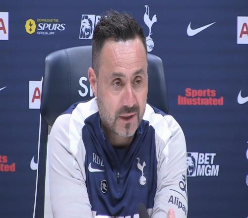 德澤爾比：西蒙斯有很強的特質(zhì)，希望他能帶著他的特質(zhì)去踢球