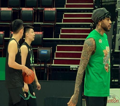 突發(fā)！哈維缺陣，牙哥進入12人大名單，遼籃3外援出戰(zhàn),郭士強觀摩