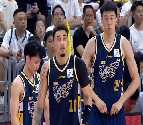 廣東男籃不敵福建，兩大劣勢(shì)明顯，球員評(píng)分：杜鋒杜潤(rùn)旺2.5分！