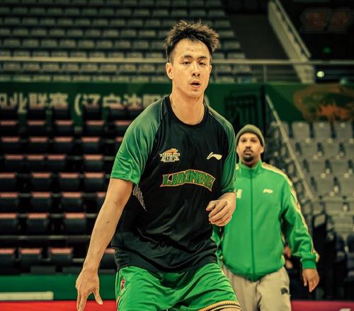 趙繼偉轟6+4！萊迪8+4，鄢手騏1+2，付豪3+2，遼籃領(lǐng)先浙江隊(duì)5分